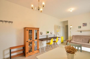 Apartamento para 2 hospedes a 350mts da Praia do Campeche N473